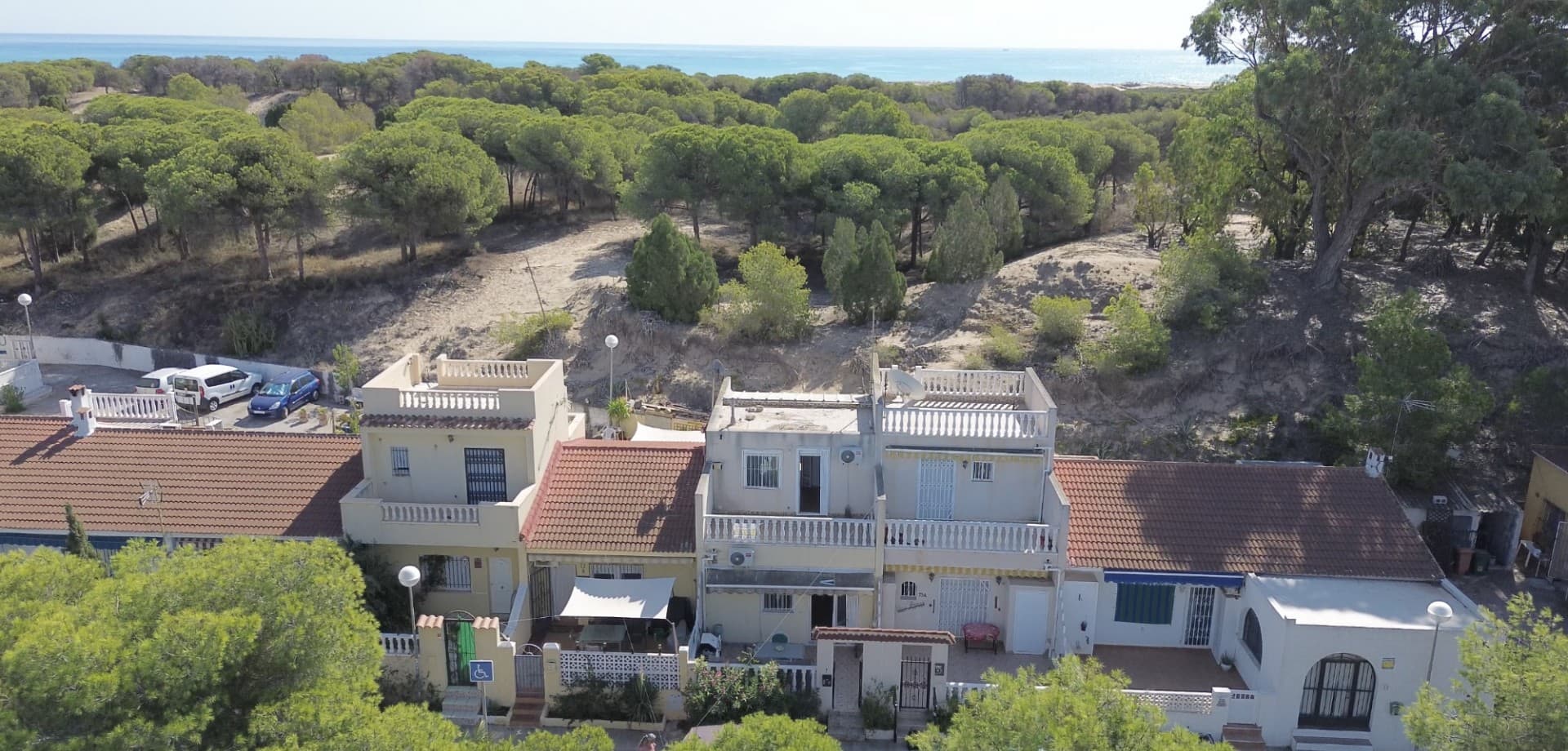 This delightful property in the sought-after area of La Mata offers the perfect blend of comfort and coastal living. Just a short stroll from the sandy beach and all essential services, it’s an ideal holiday home or year-round residence.

The house features 2 bedrooms, 1 bathroom, and an additional guest WC, providing practical living space for families or visitors.

Enjoy the Mediterranean lifestyle with a sunny terrace and private balcony, perfect for relaxing outdoors. For added comfort, the property includes air conditioning throughout.

With its prime location near the sea, modern upgrades, and inviting outdoor areas, this home is a fantastic opportunity in La Mata.