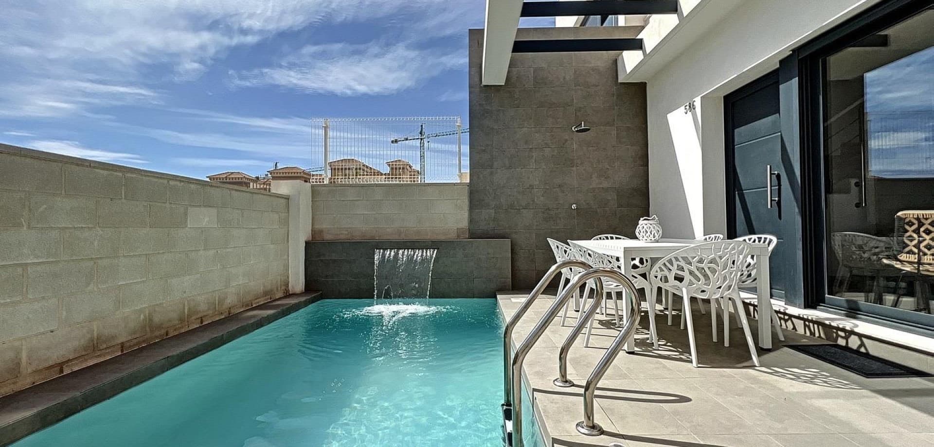This elegant villa, built in 2021, is set within a private gated community just 8 minutes from the beaches, shops, and restaurants of Orihuela Costa. Designed for both comfort and investment, it is sold fully furnished and equipped, complete with a tourist rental license and established access via Airbnb and Booking.

The home offers 3 bedrooms and 3 bathrooms, along with a bright living space and a fully fitted modern kitchen. Outdoors, you’ll enjoy a heated private pool, a spacious solarium with all-day sun, and access to a large communal pool and pétanque court.

With air conditioning, private parking, and an excellent energy rating, this villa is the perfect opportunity for anyone seeking a stylish holiday home or a high-yield rental property on the Costa Blanca.