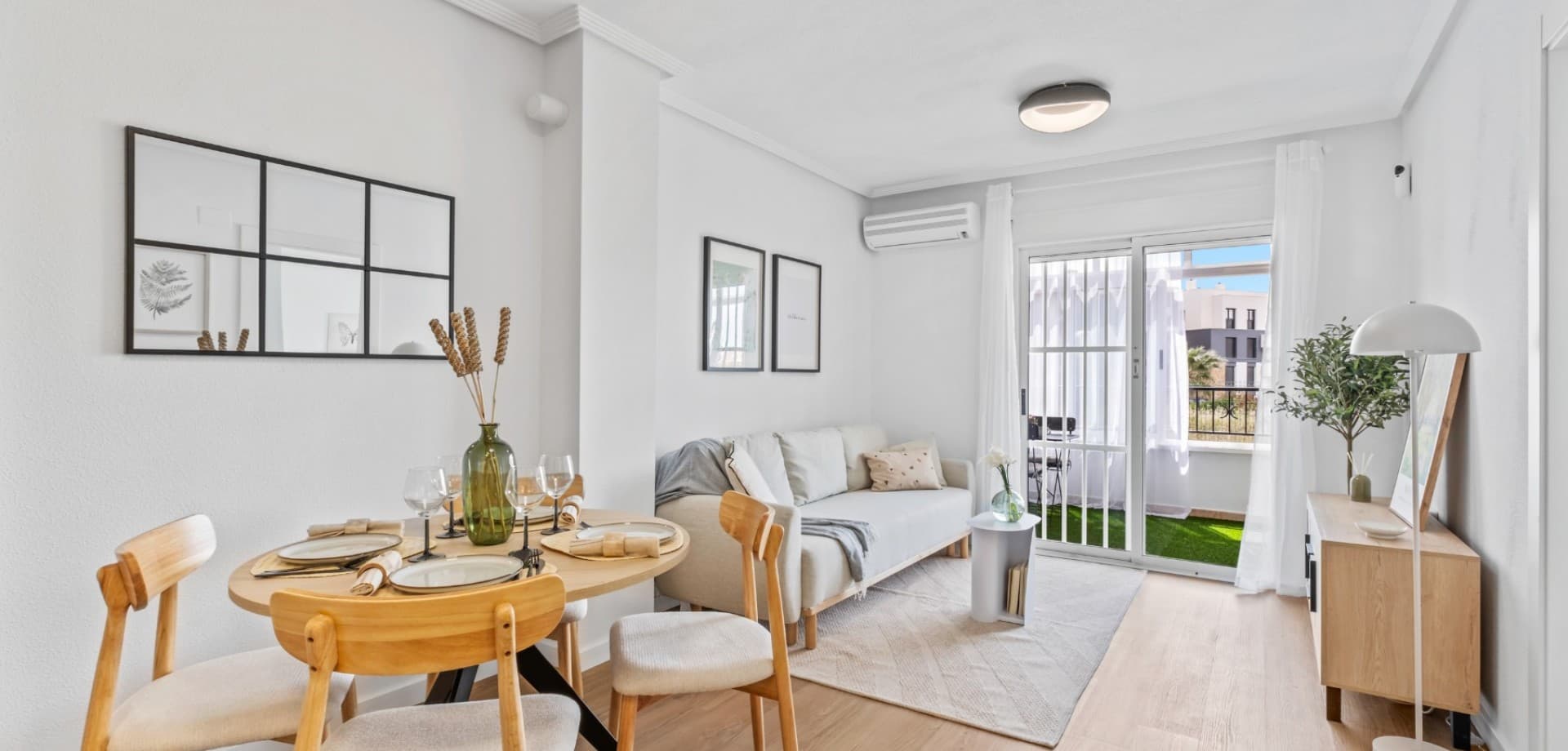 Located in the heart of Playa Flamenca on the southern Costa Blanca, this beautifully renovated apartment offers the perfect combination of comfort, sunshine, and Mediterranean lifestyle in one of the area’s most sought-after locations.The property features approximately 60 m² of living space and enjoys a desirable south-facing orientation, allowing natural light to fill the apartment throughout the day. The bright and welcoming living and dining area connects seamlessly with a fully fitted open-plan kitchen, creating a modern and practical layout ideal for both everyday living and holidays in the sun.The apartment offers two bedrooms, one modern bathroom, and a sunny south-facing terrace — the perfect spot to enjoy outdoor dining, relaxing afternoons, or the Mediterranean climate all year round.Sold fully furnished and presented in renovated condition, the property is ready to move into immediately, making it an excellent option as a holiday home, permanent residence, or rental investment on the Costa Blanca.Residents also benefit from access to a communal swimming pool, while shops, restaurants, cafés, and all daily amenities are located nearby. The beautiful beaches of Playa Flamenca are only around 1.5 km away.Whether you are looking for a sunny getaway in Spain or a smart investment opportunity in a high-demand area, this apartment is an excellent choice.