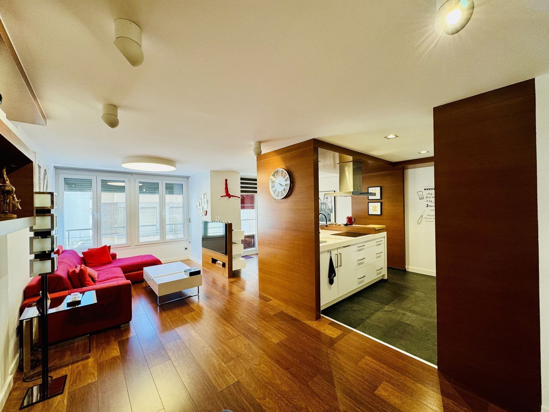 Exclusive Apartment in Torrevieja with Garage!. Beautiful three-bedroom apartment in the centre of Torrevieja. The apartment has a spacious living room and open kitchen, underfloor heating in the bathrooms, a sunny terrace and a dressing room. The city centre and the marina are within walking distance. The apartment comes with a private parking space in the underground garage, with easy access to the apartment by lift. Apartment has Air Zone airconditioning and heating, seperate for all rooms. All amenities in the centre of Torrevieja are within walking distance, a beautiful church just a couple of hundred metres away and within walking distance of the seafront and urban beaches. IBI approx. €370/year Community fees approx. €815/year.You can drive to the international airports of Alicante and Murcia in 45 minutes.Take advantage of the opportunity and live in this fantastic place now!Contact us for more information and enjoy Costa Blanca as your new home!