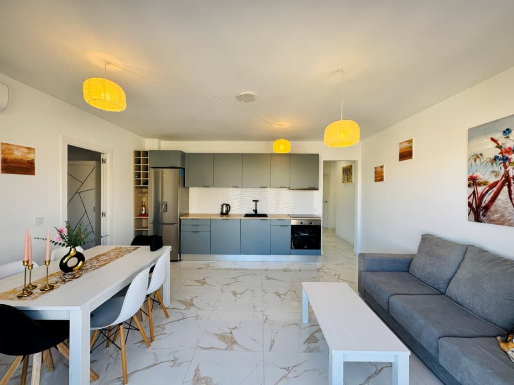 This apartment is located in the heart of La Mata, just 10 meters from the beach, in a beachfront building.The apartment is on the 4th and top floor of the building, which has two elevators.It has 76 square meters of living space, distributed into an open-plan living room, dining room, and kitchen, three bedrooms, and two bathrooms.It features a west-facing terrace (afternoon sun).The apartment has been completely renovated and is being sold furnished and equipped.It has air conditioning and is ready to move into.Community fees: €530 per yearProperty tax (IBI): €228