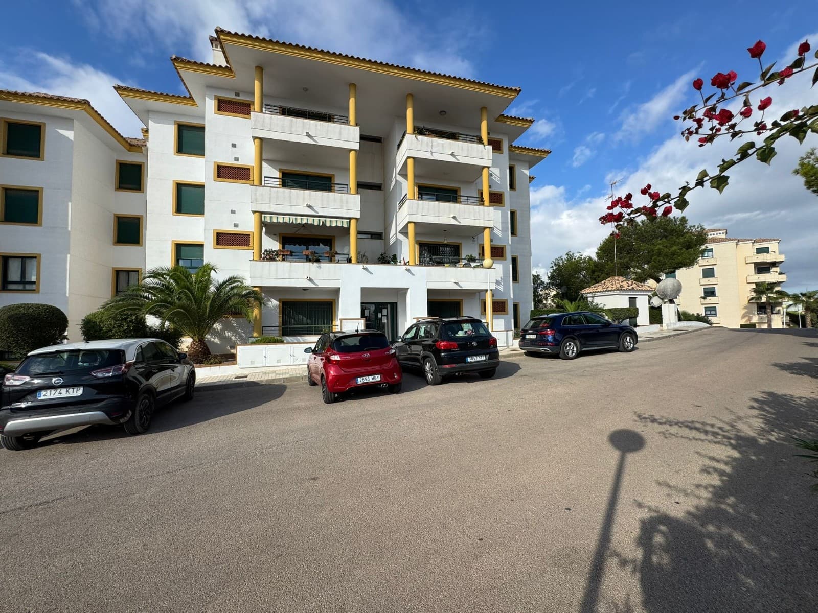 A fantastic opportunity to own a spacious apartment in the prestigious Campoamor Golf area of Villamartin. With generous living space, modern comforts, and an unbeatable location, this property is ideal as a permanent residence, holiday home, or rental investment.

Property Features

•94 m² built | 79 m² usable floor area

•2 double bedrooms

•2 full bathrooms

•Balcony – east-facing, perfect for the morning sun

•Private parking space included

•1st floor, exterior apartment in a building with lift

•Built in 2003 – well-maintained, second-hand in good condition

Community & Amenities

•Communal swimming pool

•Landscaped surroundings and green areas

Location, Location , Location

Situated in a highly sought-after area, this apartment is just steps away from:

•A wide range of restaurants, cafes, and bars

•Two supermarkets within walking distance

•Campoamor Golf Course & Las Ramblas nearby – a golfer’s paradise

 Energy Performance B

•Consumption: 135 kWh/m² per year

•Emissions: 27 kg CO₂/m² per year

This property offers comfort, convenience, and investment potential in one of Orihuela Costa’s most popular residential areas