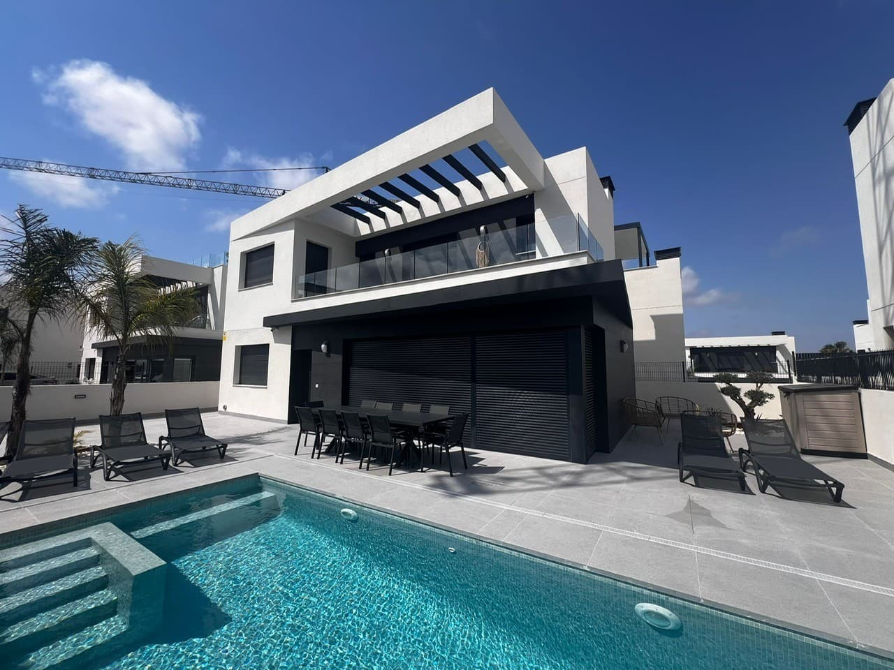 Bedrooms: 5, Bathrooms: 4, Villa in Algorfa, Alicante, Spain