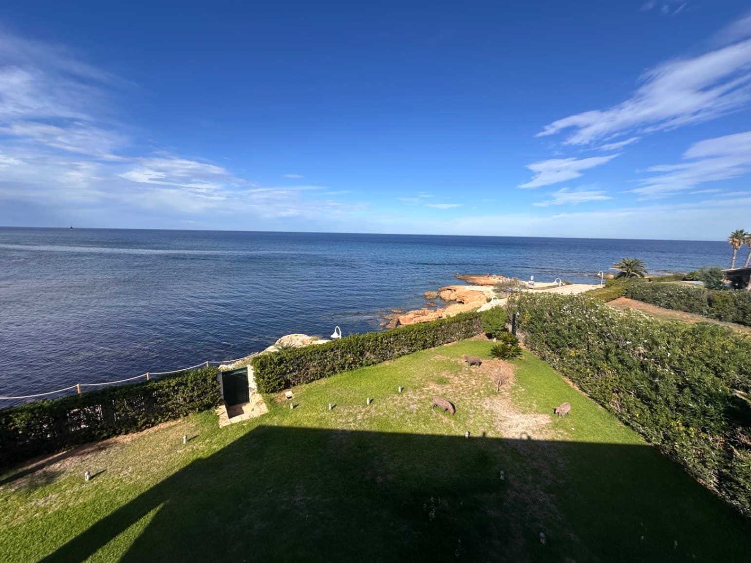 Spectacular detached villa on the beachfront in Les Rotes Denia. Black tip.In a protected natural area, with a beautiful route from the house to Denia