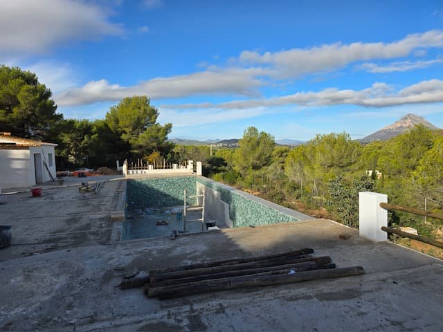 Property with spectacular views that is being renovated.Spectacular views. Terrace with dream pool.