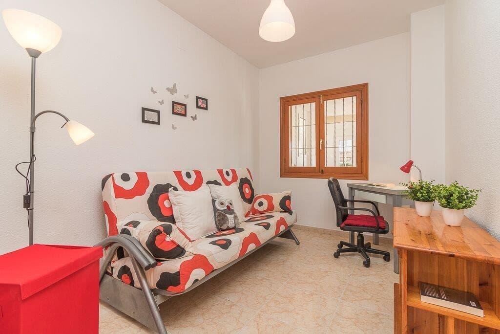 Exclusive Bungalow in Orihuela Costa Your New Home on the Costa Blanca for €239,000! Orihuela Costa The vibrant heart of the Mediterranean.Discover this charming 3-bedroom, 2-bathroom bungalow with 90 m² of living space, designed to offer comfort, functionality, and quality of life. The property is move-in ready, built in 2000, with a cozy style and all the extras that make the difference Key Features3 spacious and bright bedrooms2 full bathroomsLarge private garden to enjoy the Mediterranean sunWinter dining room for all-year comfortAir conditioningCommunity pool for summer relaxationPrivate parking spaceIBI €176.11/year Community €450/year Prime LocationJust a 5-minute walk from La Zenia Boulevard Shopping Center and Mercadona Playa Flamenca. Orihuela Costa means lifestyle Blue Flag beaches such as La Zenia, Cabo Roig, and Playa Flamenca are perfect for water sports, sunset walks, and relaxing days by the sea.Surrounded by restaurants, bars, supermarkets, pharmacies, schools, parks, and shopping centers. The Alicante International Airport is only 40 minutes away. Quality of Life in Orihuela CostaHere, the climate is a true gift over 300 days of sunshine per year, mild winters, and vibrant summers. Just 10 km away, Torrevieja offers a marina, promenade, and cultural activities. An exclusive bungalow for those seeking comfort and lifestyle. Contact us today and discover how this home can become your next residence or the best investment on the Costa Blanca.