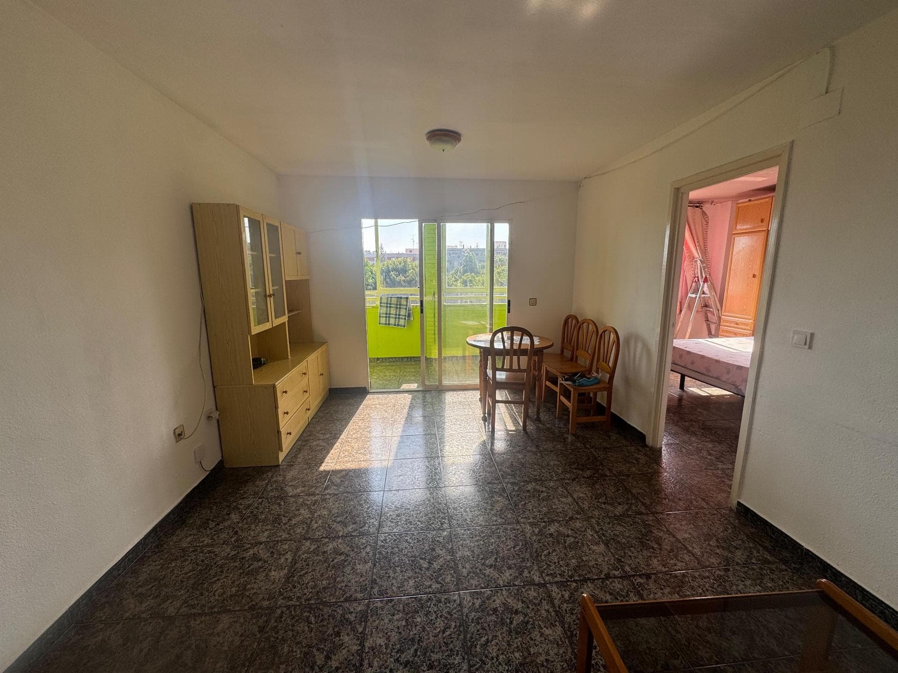 Your new home by the sea is waiting for you. €139,000This bright third-floor apartment, facing southeast, is ideal for those seeking sunshine, comfort, and quality of life. Located just 300 meters from Acequión Beach and 500 meters from Los Náufragos Beach, both awarded the Blue Flag, youll enjoy the Mediterranean every day in a calm and relaxed environment.Surrounded by everything you need restaurants, supermarkets, pharmacies, bars, shops, shopping centers and with excellent access to Alicante Airport (only 40 minutes away). Main features of the apartment Surface approx. 83 m² 3 spacious bedrooms 1 full bathroom Independent kitchen with gallery and laundry area Glazed terrace of 8 m² Southeast orientation (very sunny) Ready to move in Property tax (IBI) €214/yearLiving in Torrevieja means enjoying more than 300 sunny days per year, a cosmopolitan and relaxed atmosphere, and endless options for leisure and nature. Just minutes away, youll find the stunning Natural Park of the Lagoons of La Mata and Torrevieja, the promenade, marinas, and unique corners where the sky meets the sea.Here, youre not just buying a home Youre investing in your well-being and a life by the Mediterranean. Come and discover it. Your future in Torrevieja starts here.