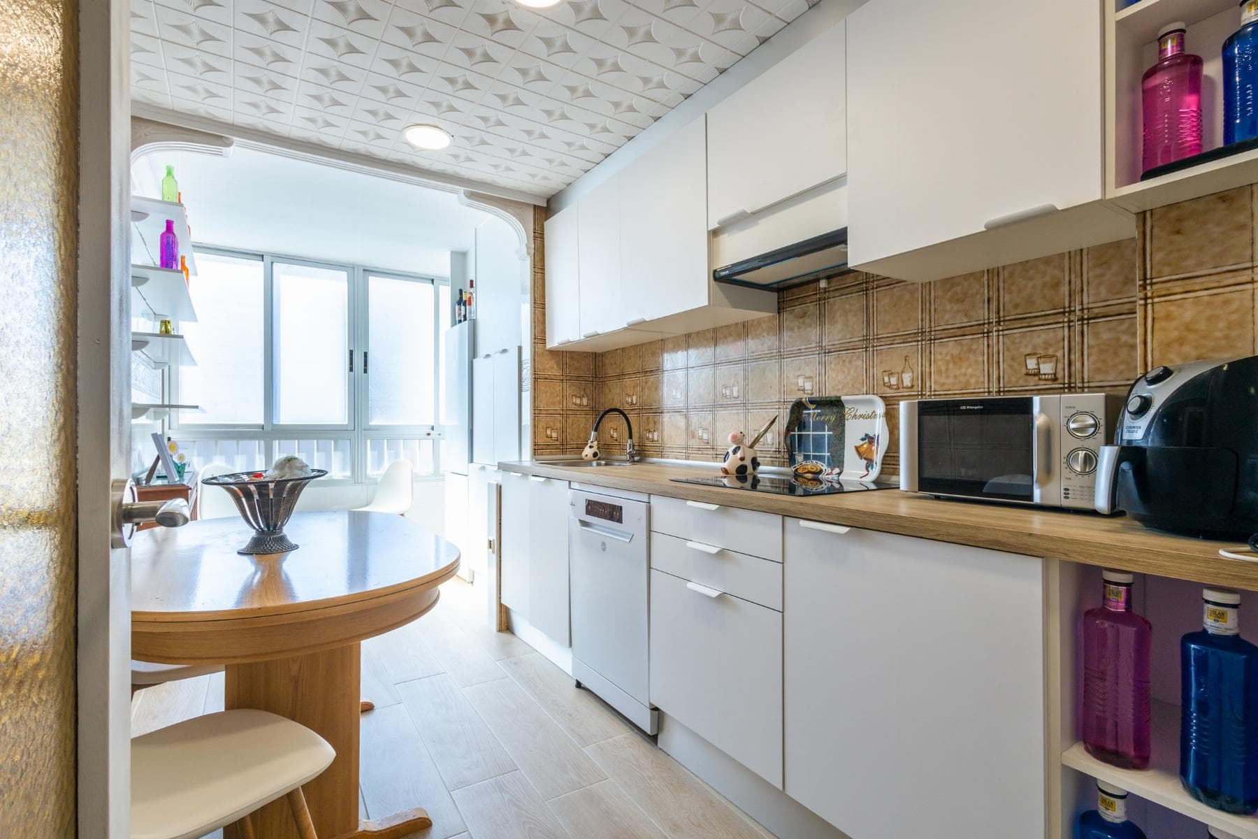Your Home in Paradise! Renovated Apartment Just 50m from the Sea in TorreviejaA unique opportunity to enjoy Mediterranean living in one of the most sought-after areas of Torrevieja. This fully renovated property is located just 50 meters from Acequión Beach and 200 meters from Los Náufragos Beach, awarded the Blue Flag for the quality of its waters and services. An ideal setting for those seeking peace, comfort, and proximity to the sea.The property stands out for its spaciousness, brightness, and high-quality renovation, designed to provide comfort all year round. Its layout allows excellent natural light and optimal ventilation, creating functional and pleasant living spaces.Main features of the property 105 m² built area 2 spacious bedrooms 1 modern and functional bathroom Bright and spacious living-dining room Fully equipped independent kitchen 12 m² terrace with side sea views Air conditioning Climalit double-glazed windows Complete renovation with high-quality materialsLocated in a well-established area, surrounded by supermarkets, restaurants, pharmacies, and all essential services, with excellent road and public transport connections. Alicante International Airport is approximately 45 minutes away.Torrevieja enjoys over 300 days of sunshine per year, fine sandy beaches, and a relaxed lifestyle, close to Orihuela Costa, golf courses, and shopping areas.Ideal as a permanent residence or investment.Price 167.000 €Property tax (IBI) 250 €Community fees 260 € per year