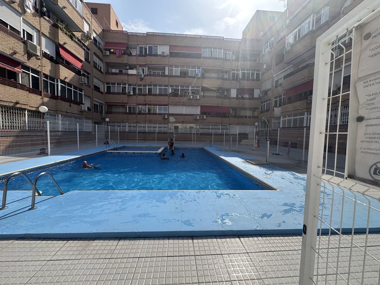 This 2 bedroom apartment on the 4th floor is situated in El Molino, Torrevieja, Alicante just 1.2 km from the beach.This bright apartment offers a cozy living/dining room, a practical kitchen, two bedrooms, and one bathroom. With a north-facing orientation, the property enjoys a comfortable indoor climate all year round. Situated on the 4th floor, it provides nice open views and a sense of privacy.Perfectly located in the El Molino area, you are within walking distance of local shops, restaurants, and the lively city center, while the beach is only a 15-minute stroll (1.2 km) away. An ideal option both as a holiday home and as an investment with excellent rental potential.