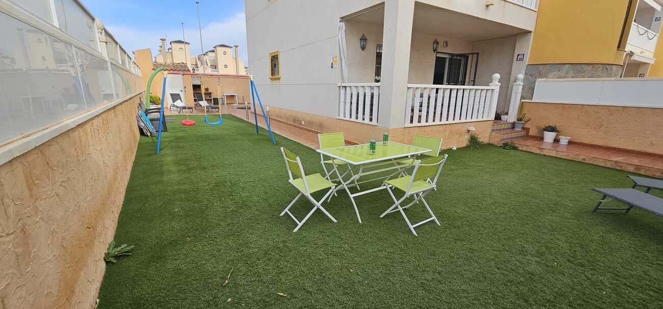Bedrooms: 2, Bathrooms: 1, Bungalow in Cabo Roig, Alicante, Spain