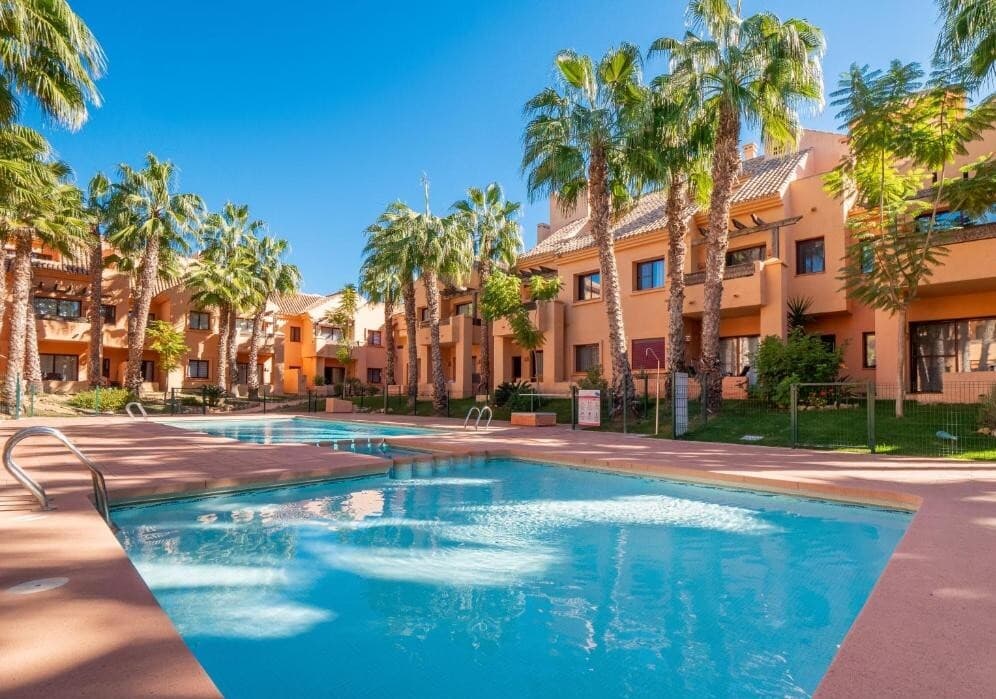 Cozy apartment in the prestigious Nueva Ribera district of Los Alcazares, located just 150 meters from the sea. The property is spread over two floors and offers a functional layout with two bedrooms, two bathrooms, and a bright, open-plan living room with a modern kitchen. Large windows provide excellent lighting and create a cozy atmosphere. A unique feature of this property are two terraces (one on each level) offering views of the sea and the surrounding greenery. The apartment also includes a private parking space in the garage and a storage unit.