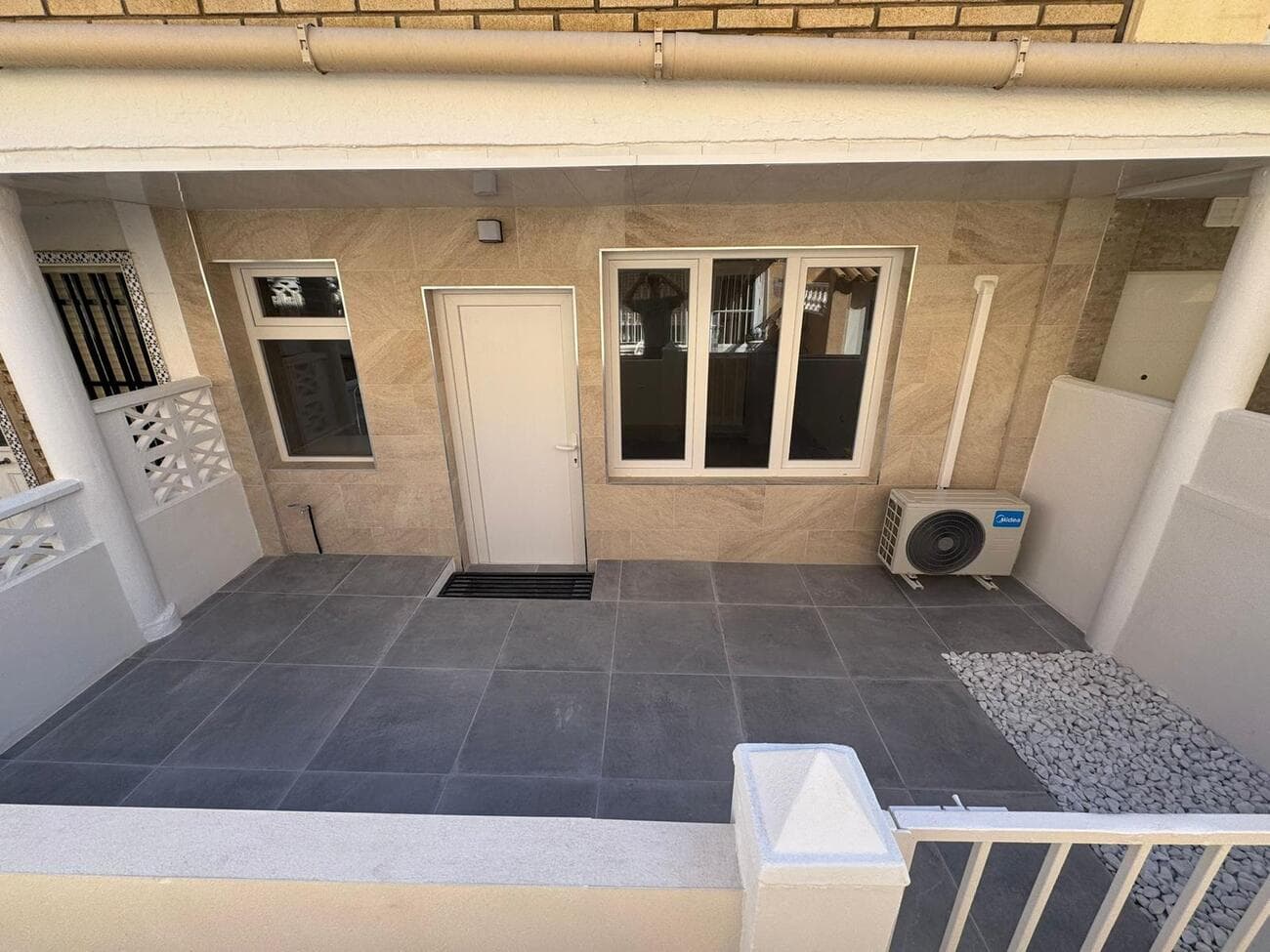 Newly complete renovated apartment, to modern standard. Fitted with aircon in all rooms, Located in second line to fantastic La Mata beach. 2,5 bedroom, or 2 bedroom, and option for Office, kidsroom, Nursery, Laundry room, storage room. 1 spacious bathroom. 100 meter to beach.Nearby great selection of reataurants, bars, shopping, and all amenities.   