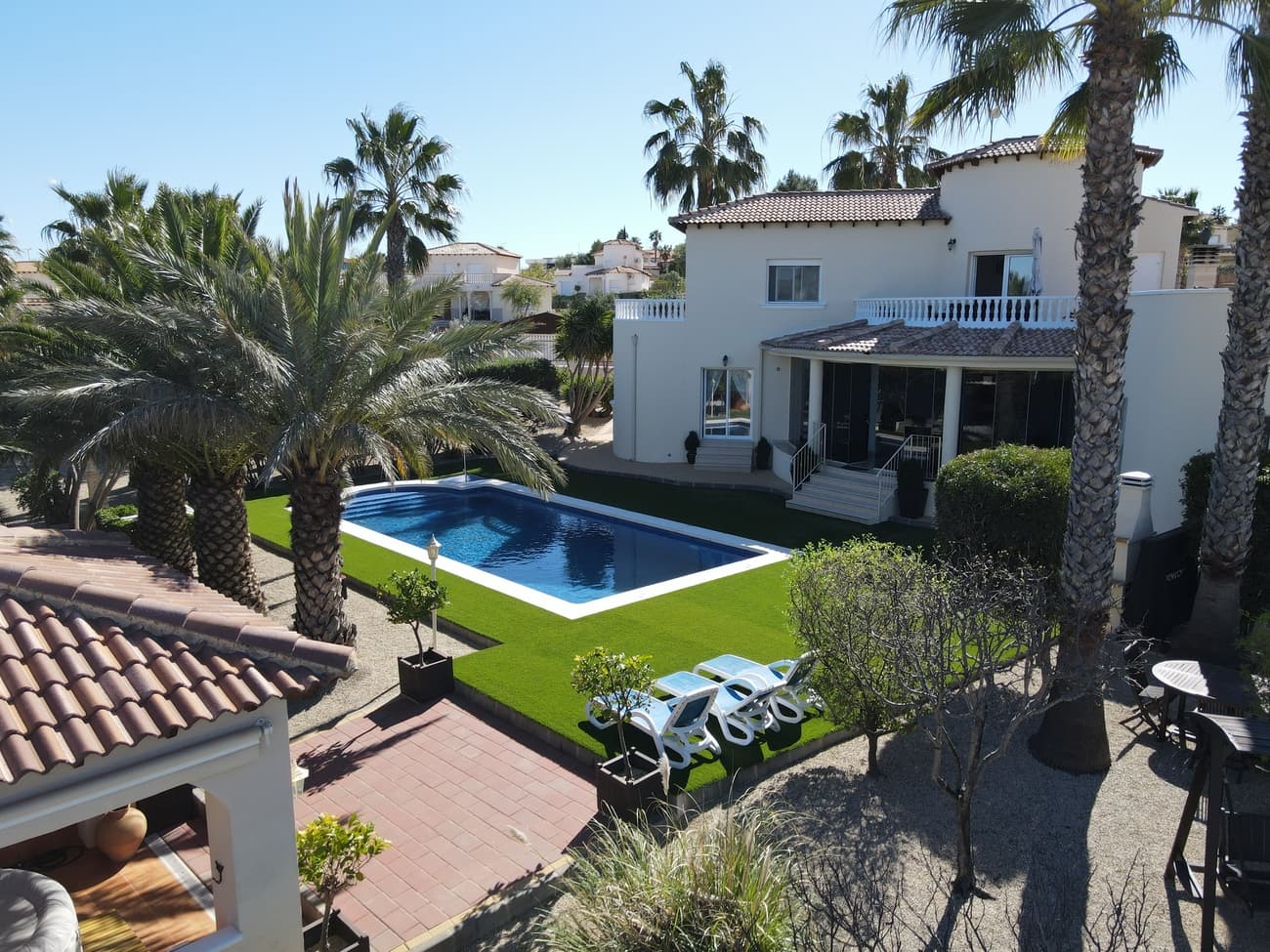 Discover this extraordinary villa located in the quiet and picturesque Urbanizacion Campos de Murcia and 2 minutes away from village Campos Del Rio. With a large built area of 156 m2 on a generous plot of 2000 m2, this property offers an ideal space to enjoy with family and friends. The house has four comfortable double bedrooms and three modern bathrooms, all recently renovated using high quality materials that ensure comfort and style. The upstairs fourth bedroom offering versatile living as a second sitting room.<br /><br />The spectacular outdoor area includes barbecue and gazebo with hot tub. A beautiful mature garden boasts various fruit trees and established palms which frame a generous sized private swimming pool (10x5 metre). In addition, the huge basement is versatile and includes a fully temperature controlled wine cellar, gym and private parking for three cars.<br /><br />This property stands out not only for its elegant design but also for its stunning views of the surrounding mountains, which are ideal for hiking or cycling: perfect activities for those who want to be close to nature without sacrificing modern comforts.<br /><br />With hot/cold air conditioning installed throughout the house and a fireplace in the main living room, ensuring maximum comfort all year round. It is located just a two minute drive from the charming village where you will find a variety of restaurants, supermarkets and other services. The villa is 30 minutes from Murcia International airport, while Murcia is only twenty minutes, offering quick access to the urban bustle whenever you want.<br /><br />A unique opportunity if you are looking for privacy and tranquility - perfect as both a primary residence or vacation home!