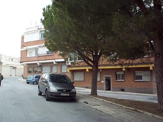 Three bedroom second floor apartment very close walking distance to Santa Catalina school, next to park and 3 minutes walk to supermarket. Newly renovated throughout. Solarium.We are specialists in the Costa Blanca and Costa Calida specialising in the Alicante and Murcia Inland regions with a particular emphasis on Elda, Pinoso, Aspe, Elche and surrounding areas. We are an established, well known and trusted company that has built a solid reputation amongst buyers and sellers since we began trading in 2004. We offer a complete service with no hidden charges or surprises, starting with sourcing the property, right through to completion, and an unrivalled after sales service which includes property management, building services, and general help and advice to make your new house a home. With a portfolio of well over 1400 properties for sale, we are confident that we can help, so just let us know your preferred property, budget and location, and we will do the rest.