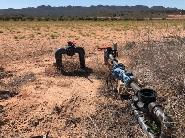 Spacious 25,704 m² plot located near the A-33 Yecla-Jumilla Altiplano motorway, offering easy access and great potential for agricultural or investment purposes.The property includes 5 water shares and 1 irrigation point, providing a total of 5,400 m³ of water per year (1,080 m³ per share).A great opportunity for those looking for well-connected land with a reliable water supply. Contact us for more details or to arrange a visit.If you liked this property, do not hesitate to contact us to organize a visit, we will be happy to help you!