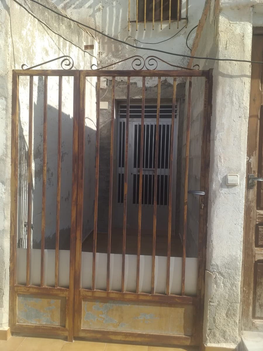 Gallery image