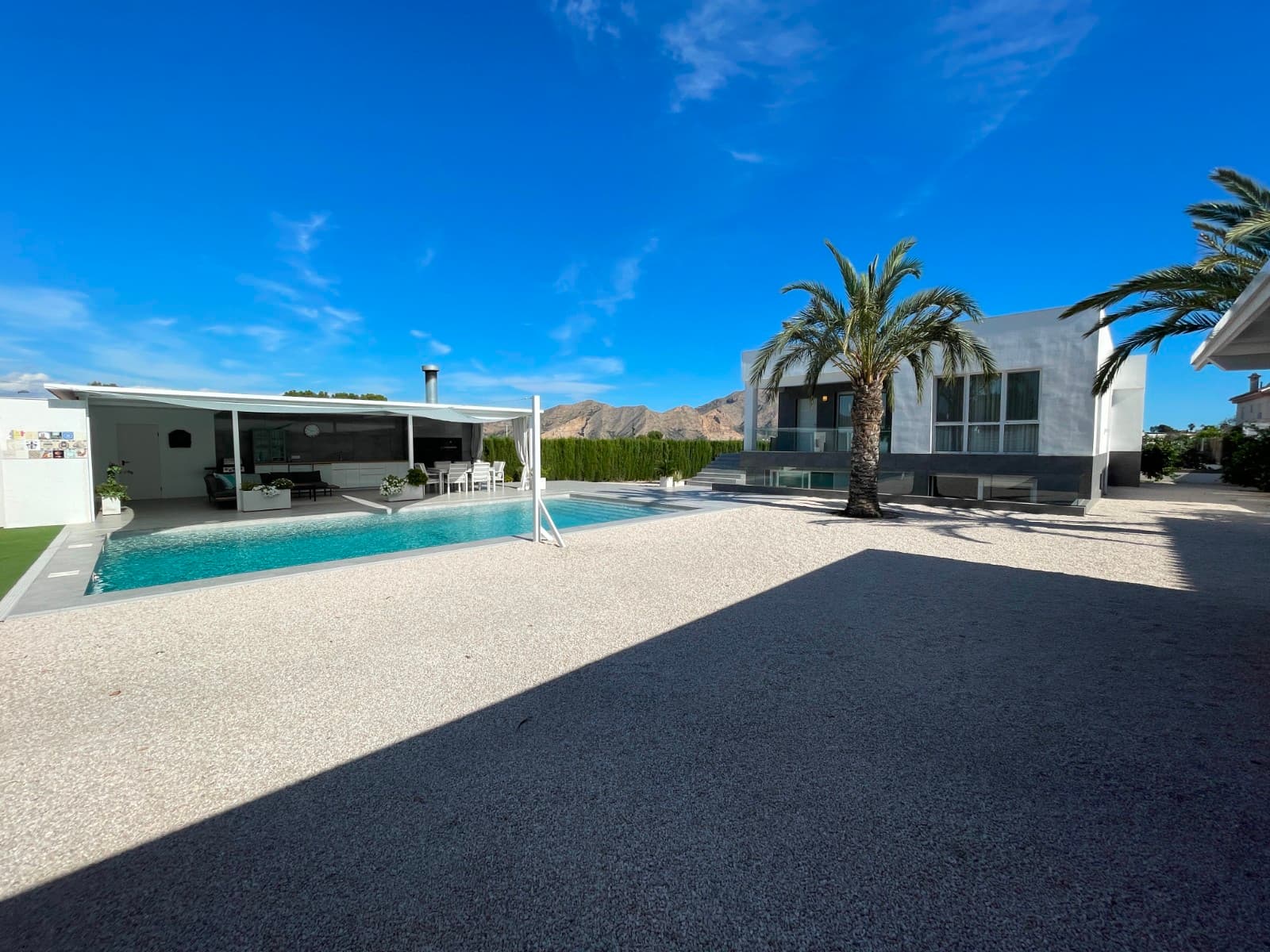 Bedrooms: 4, Bathrooms: 3, Villa in Orihuela, Alicante, Spain